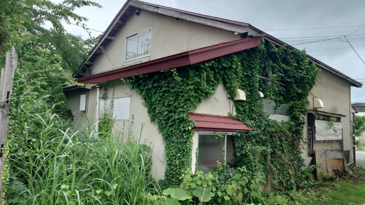 秋⽥県⿅⾓市⼋幡平 空き家