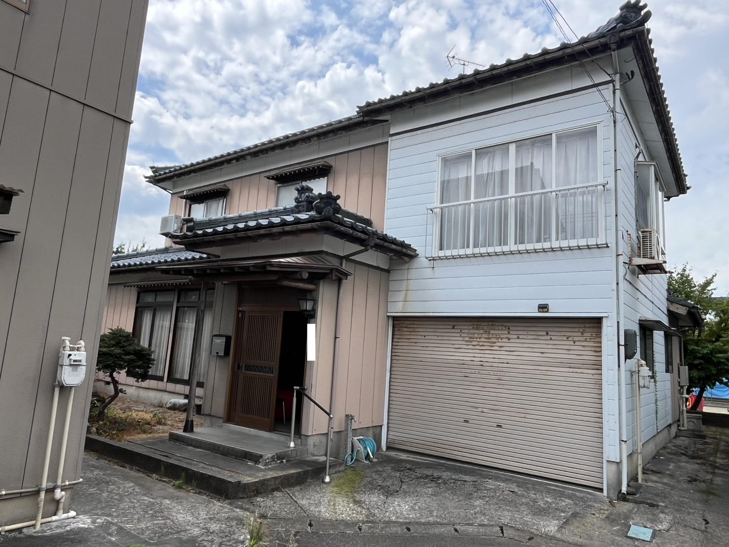 新潟県三条市月岡